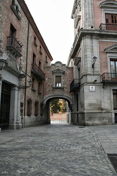 Edificio_Casa_cisneros_-_Pza_de_la_Villa