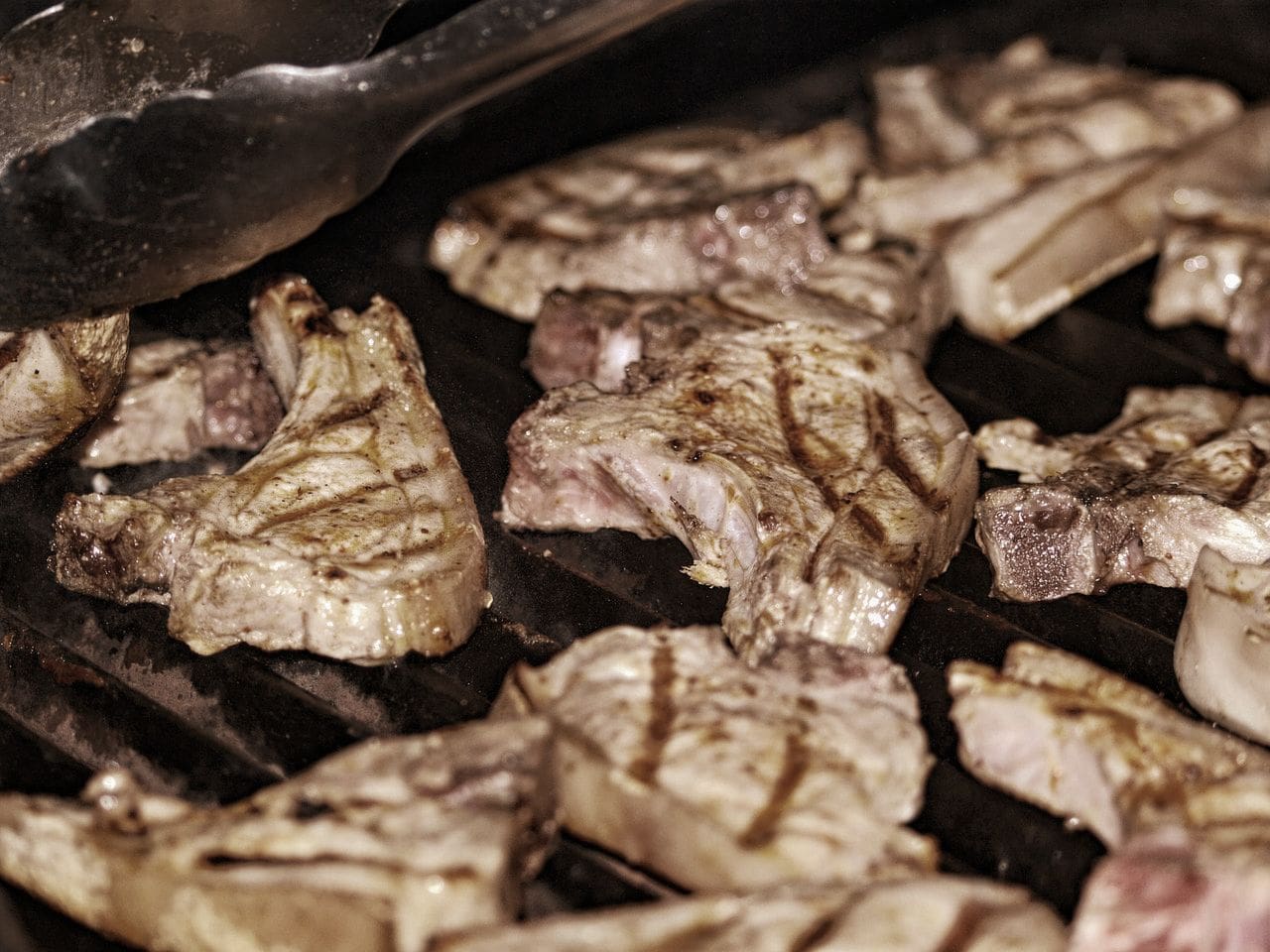 Chuletitas de cordero al sarmiento