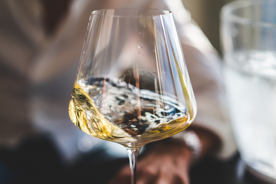 como pedir un vino en un restaurante