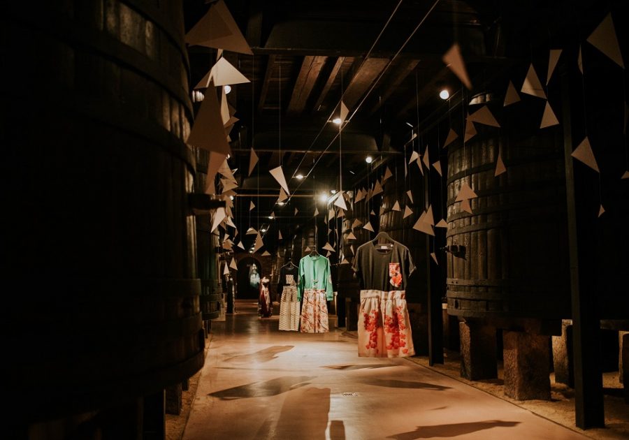 Día de la Moda intervención Bodega Día de la Moda intervención Bodega